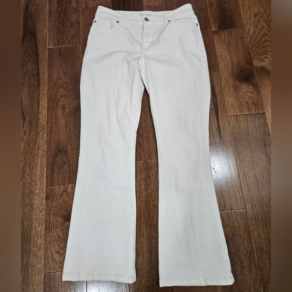 Chicos Platinum Women's White Bootcut Jeans Size 0.5 (30 Waist)